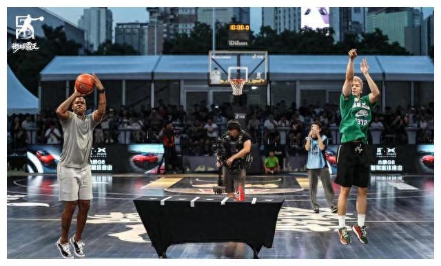 辽篮战胜四川！38比21犯规争议！杨鸣霸气表态，第四外援空降
